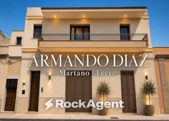 Facciata - Quadrilocale via Armando Diaz, 42, Martano - foto 1