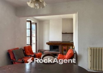 Salone - Four-room apartment via Montebello, Licciana Nardi - photo 3