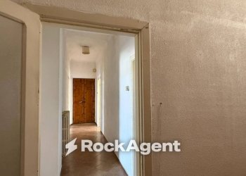 Corridoio - Four-room apartment via Montebello, Licciana Nardi - photo 12