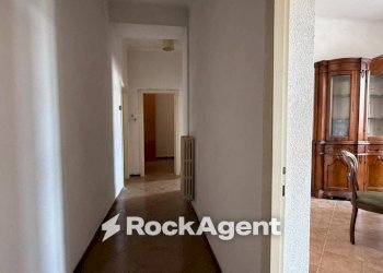 Corridoio - Four-room apartment via Montebello, Licciana Nardi - photo 13
