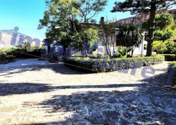 Giardino - Villa via degli Oleandri, Castellammare del Golfo - foto 31