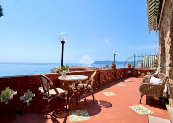 Two-room apartment Str. Romana Santa Croce, Alassio - photo 1