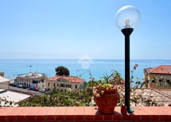 Two-room apartment Str. Romana Santa Croce, Alassio - photo 2
