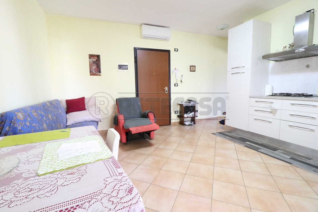 2_Ingresso - Appartamento Via Francesco Cilea 70/1, Bondeno - foto 2