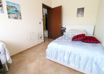 13_Letto (1) - Appartamento Via Francesco Cilea 70/1, Bondeno - foto 13