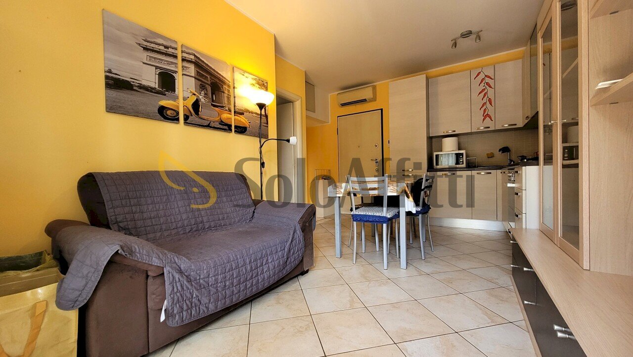 cucina a vista e zona living - Bilocale Via Carroccio, Rescaldina - foto 3