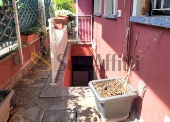 patio e accesso esterno alla taverna - Appartamento Via Carroccio, Rescaldina - foto 5