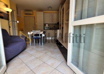 cucina a vista e zona living - Appartamento Via Carroccio, Rescaldina - foto 19
