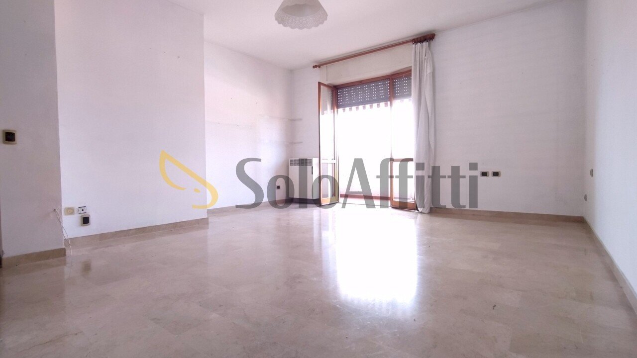 soggiorno - Three-room apartment Via Colli di Sant'Erasmo, Legnano - photo 2