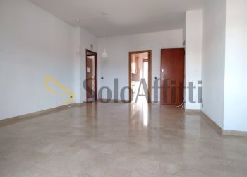soggiorno - Three-room apartment Via Colli di Sant'Erasmo, Legnano - photo 13