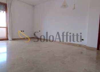 soggiorno - Three-room apartment Via Colli di Sant'Erasmo, Legnano - photo 17