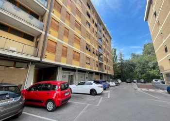 3 - Locale Commerciale Piazzale Giotto 46, Perugia - foto 3