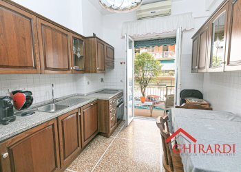 2.1 cucina.jpg - Appartamento Via Borzoli 15C, Genova (zona Sestri Ponente) - foto 6