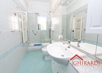 5.0 bagno.jpg - Appartamento Via Borzoli 15C, Genova (zona Sestri Ponente) - foto 19