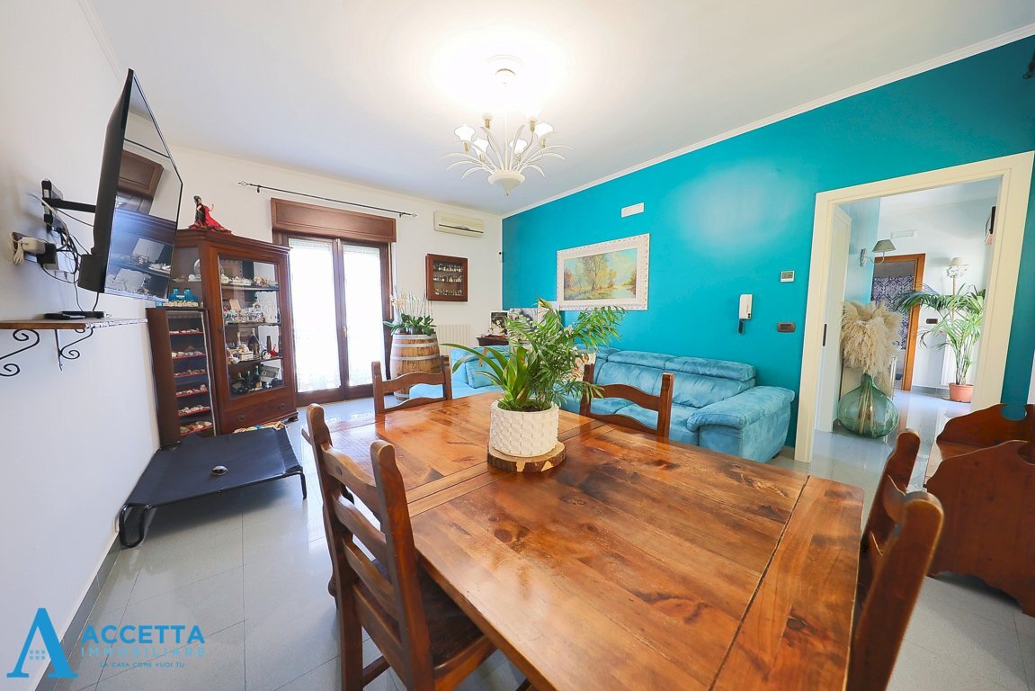 Living - Three-room apartment Via Roma 44, San Giorgio Ionico - photo 3