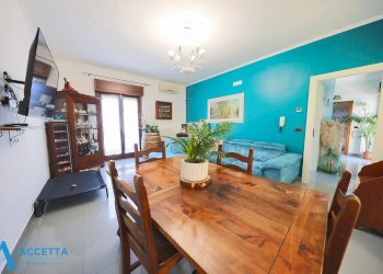 Living - Three-room apartment Via Roma 44, San Giorgio Ionico - photo 3