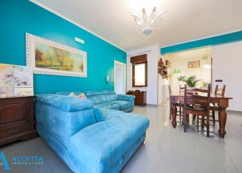 Living - Three-room apartment Via Roma 44, San Giorgio Ionico - photo 4