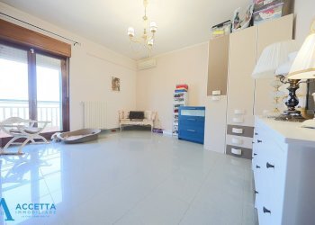 Camera da letto - Three-room apartment Via Roma 44, San Giorgio Ionico - photo 12