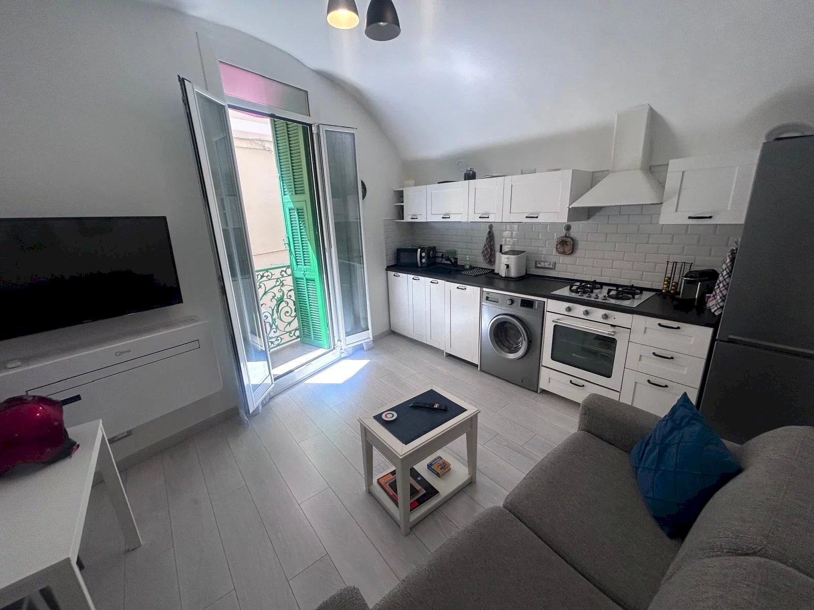 Two-room apartment Camporosso - photo 1