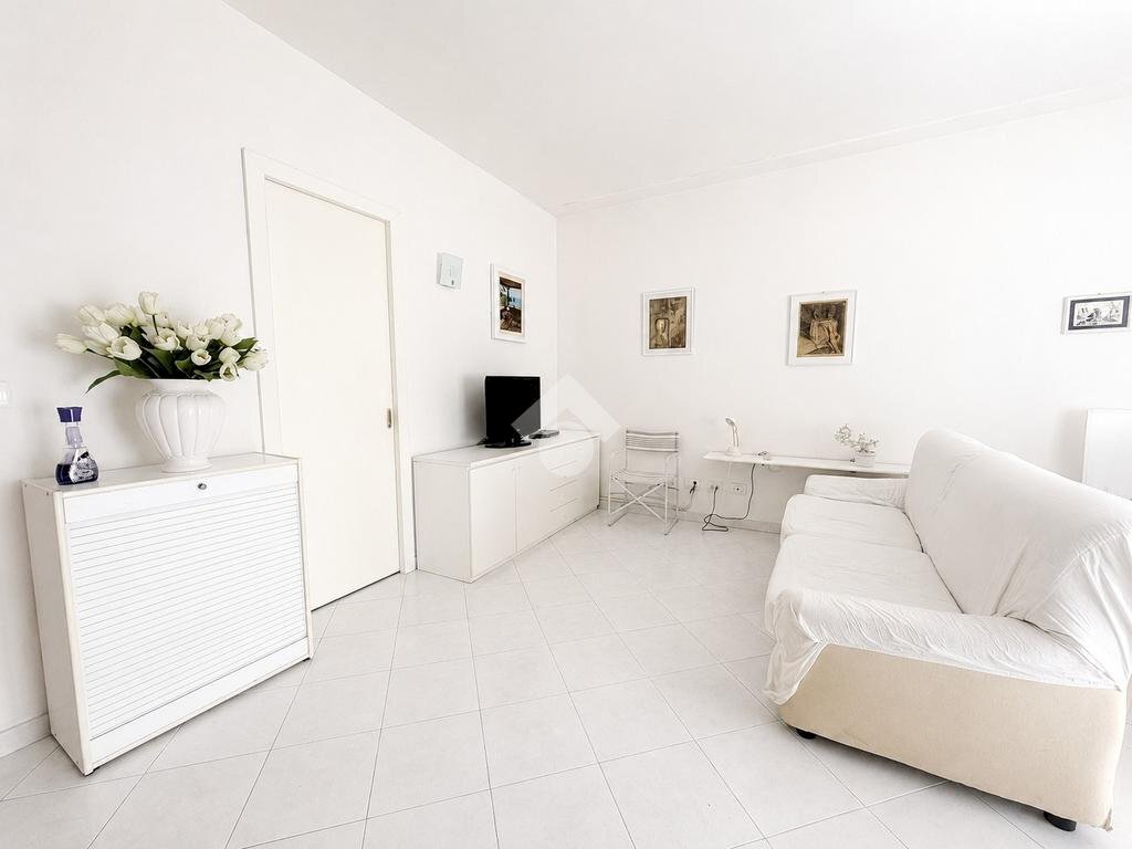 Two-room apartment Via del lavoro, Bordighera - photo 2