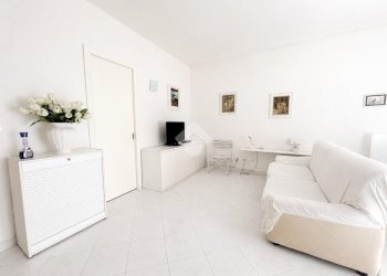 Two-room apartment Via del lavoro, Bordighera - photo 2