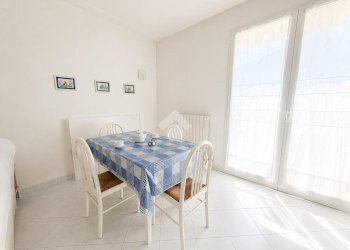 Two-room apartment Via del lavoro, Bordighera - photo 8