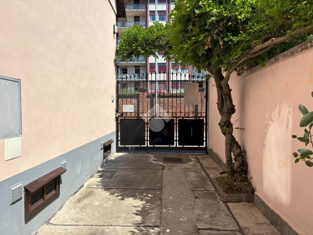 Portion of a house Via Alfredo Catalani, Collegno - photo 2