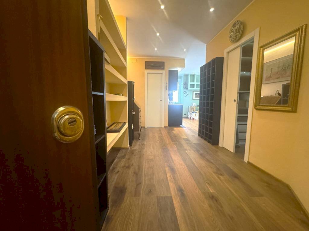 Two-room apartment via del Commercio, Genova (neighborhood Nervi) - photo 3