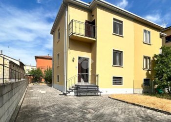 Portion of a house Via lavoro, Molinella - photo 8