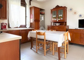 Portion of a house Via lavoro, Molinella - photo 12