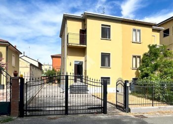 Portion of a house Via lavoro, Molinella - photo 38