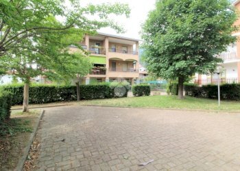 Apartment Piazza Martinetti, Borgofranco d'Ivrea - photo 1