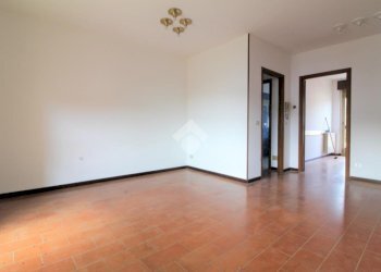 Apartment Piazza Martinetti, Borgofranco d'Ivrea - photo 13
