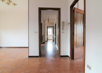 Apartment Piazza Martinetti, Borgofranco d'Ivrea - photo 20