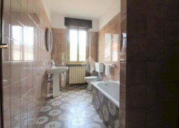 Apartment Piazza Martinetti, Borgofranco d'Ivrea - photo 31