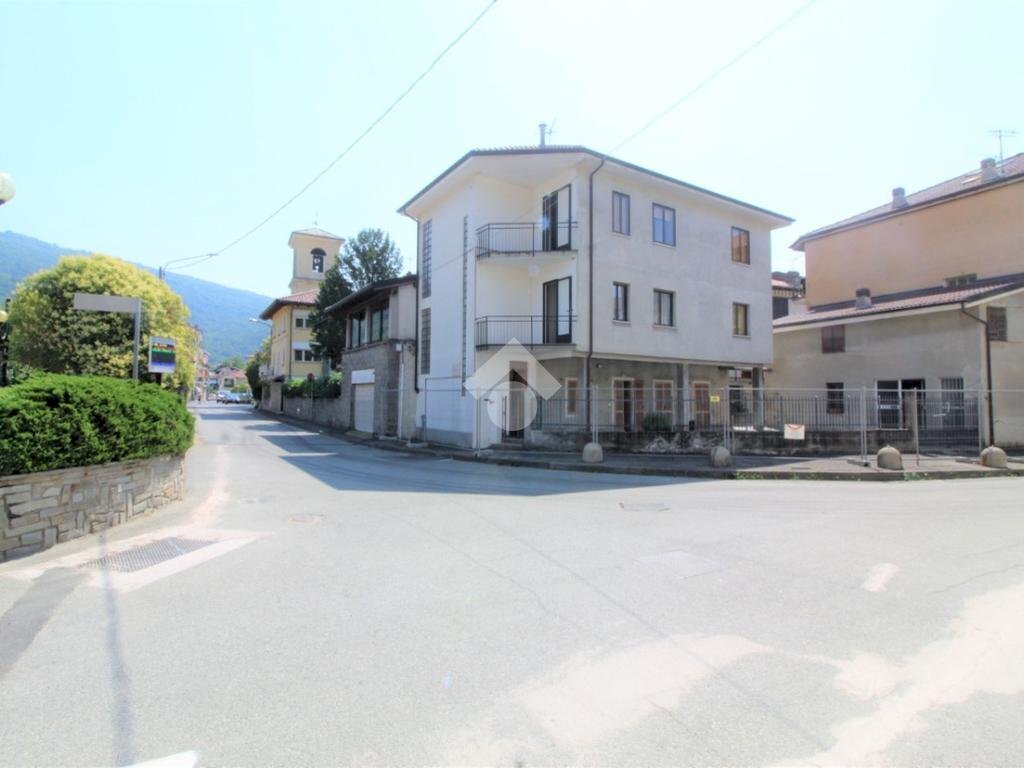 Trilocale Via Vottorio Emanuele, Borgofranco d'Ivrea - foto 2