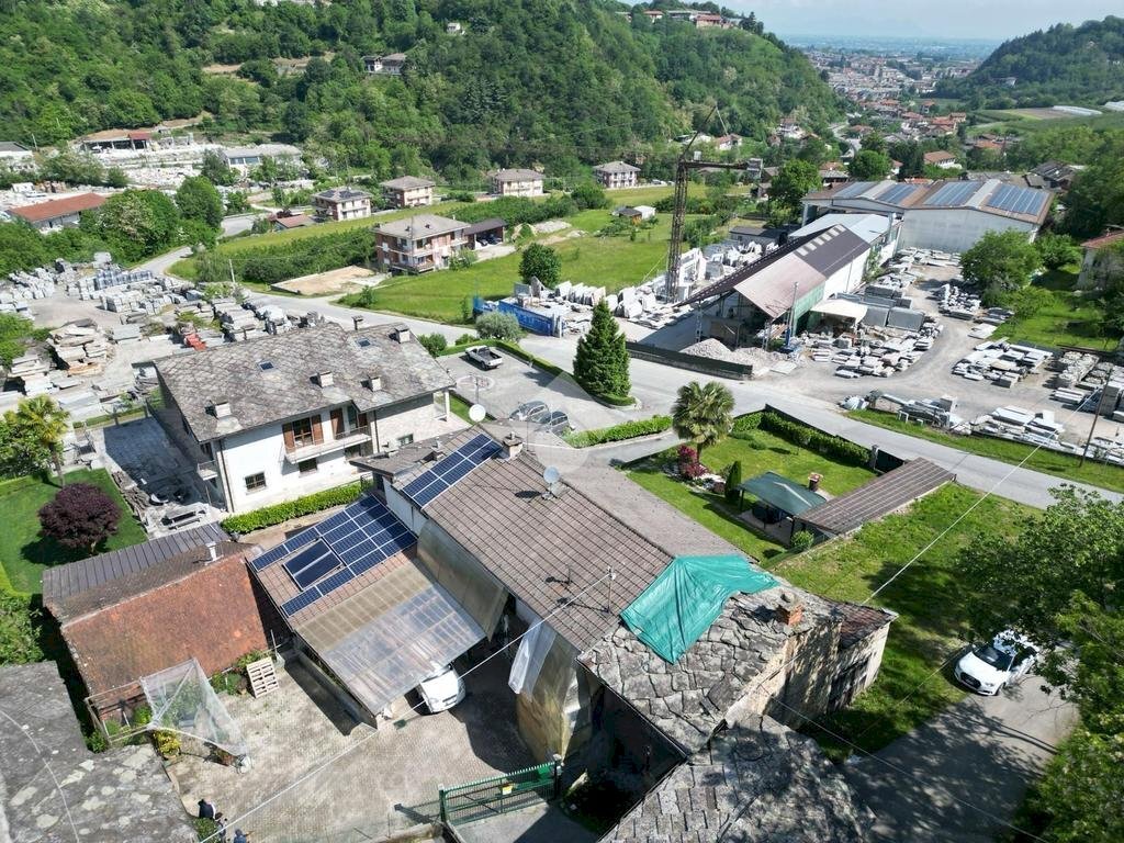 Semi-detached house Via Montebracco, Barge - photo 3