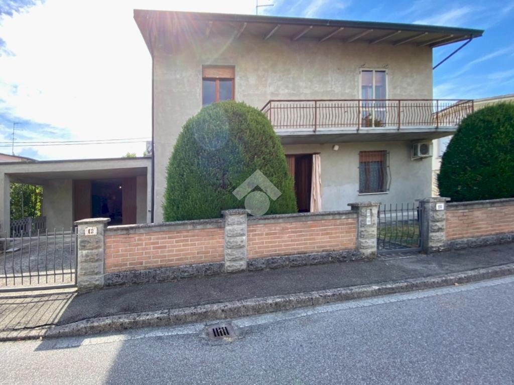 Casa indipendente Viale Pietro Mascagni, Reggiolo - foto 1