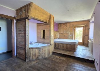 Three-family Villa Villaggio Jeanceyaz, Quart - photo 9
