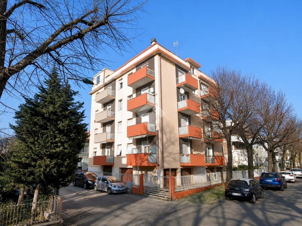Three-room apartment Via giotto di bondone, Rimini - photo 1