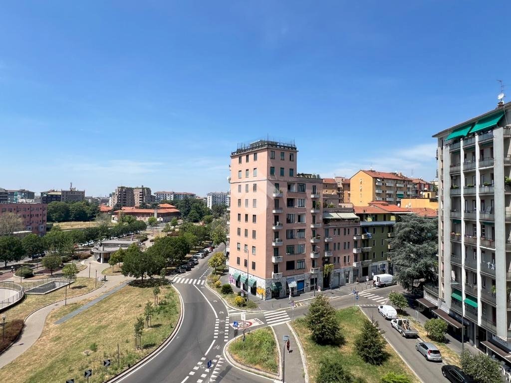 Two-room apartment Viale Caterina da Forlì, Milano (neighborhood Gambara) - photo 1