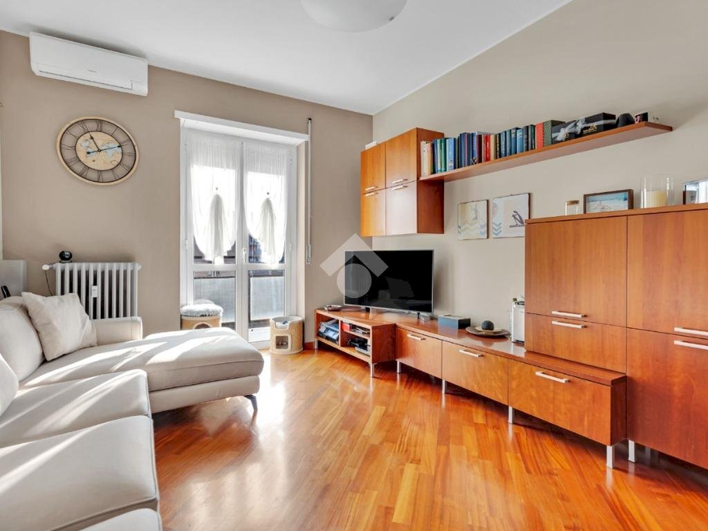 Three-room apartment Via Vittorio Bottego, Milano (neighborhood Crescenzago) - photo 1