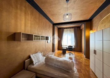One-room apartment Via Cibrario, Torino (neighborhood San Donato) - photo 1