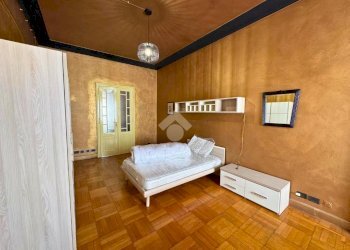 One-room apartment Via Cibrario, Torino (neighborhood San Donato) - photo 8