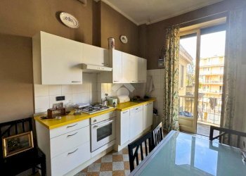 One-room apartment Via Cibrario, Torino (neighborhood San Donato) - photo 12