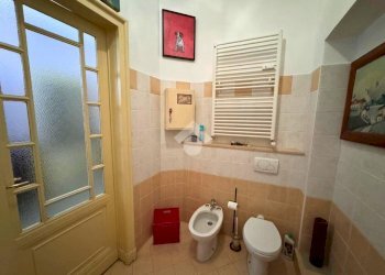 One-room apartment Via Cibrario, Torino (neighborhood San Donato) - photo 19