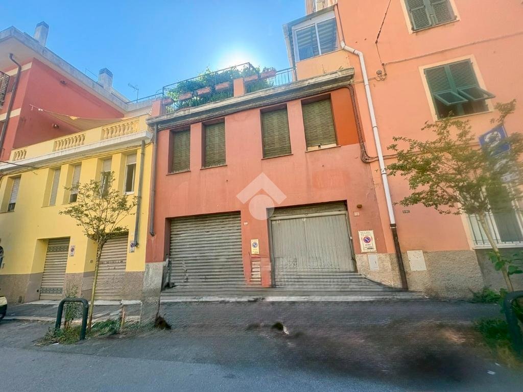 Two-room apartment Via Federico Gattorno, Genova (neighborhood Cornigliano) - photo 1