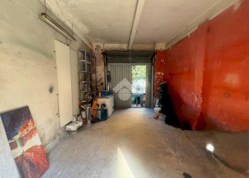 Two-room apartment Via Federico Gattorno, Genova (neighborhood Cornigliano) - photo 3
