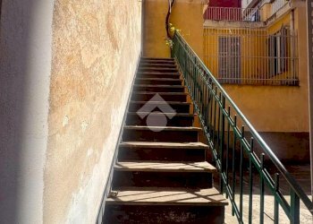 Two-room apartment Via Federico Gattorno, Genova (neighborhood Cornigliano) - photo 4