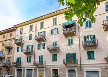 Three-room apartment Corso Tortona, Torino (neighborhood Vanchiglietta) - photo 1
